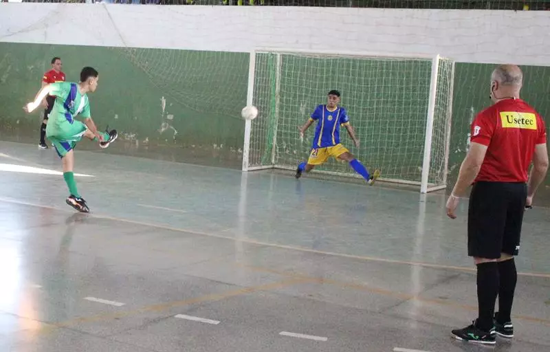 Copa Regional de Futsal de Base em Sete Quedas reúne as famílias e é sucesso total Copa Regional de Futsal de Base em Sete Quedas reúne as famílias e é sucesso total