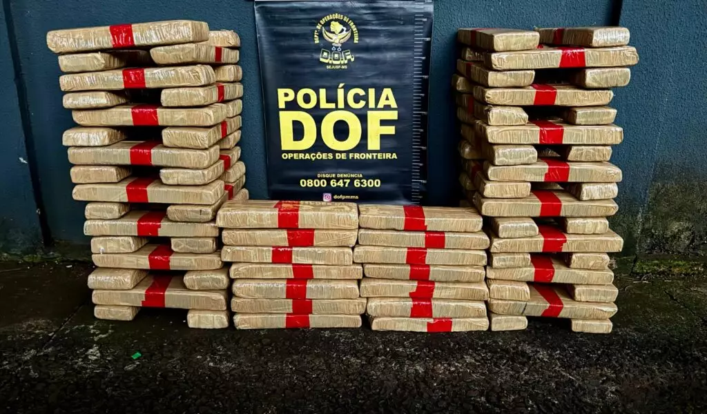 DOF apreende veículo que seguia para o Paraná com drogas em Aral Moreira