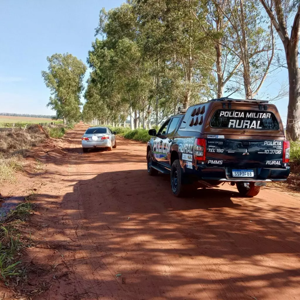 BPMRu apreende armas de fogo artesanais em veículo estrangeiro na zona rural de Paranhos BPMRu apreende armas de fogo artesanais em veículo estrangeiro na zona rural de Paranhos