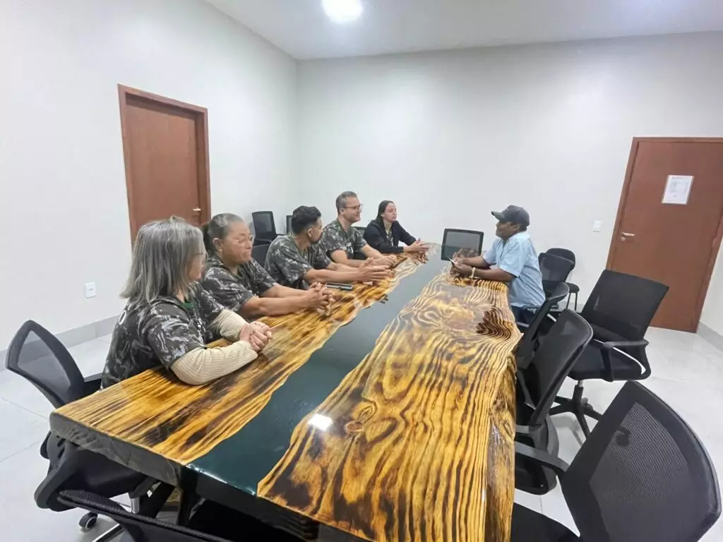 Presidente da Câmara de Paranhos, Chacal, recebe o pastor Mauro e sua equipe Presidente da Câmara de Paranhos, Chacal, recebe o pastor Mauro e sua equipe