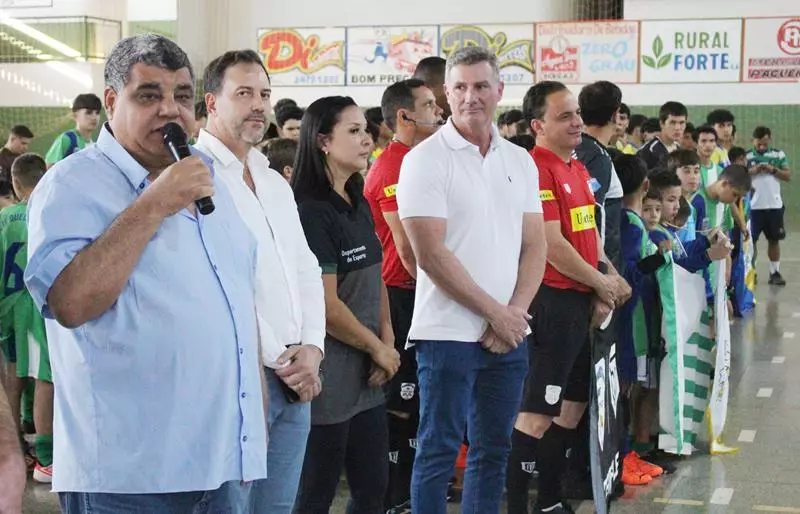 Copa Regional de Futsal de Base em Sete Quedas reúne as famílias e é sucesso total Copa Regional de Futsal de Base em Sete Quedas reúne as famílias e é sucesso total
