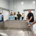 Produtores de leite participam de reunião com Agraer e Famalac para conhecer nova unidade em Tacuru