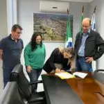 Prefeitura de Amambai inicia a semana com posse de dois novos servidores