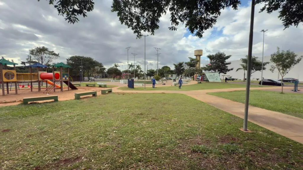 Pista de skate de Naviraí ganha nova vida com revitalização