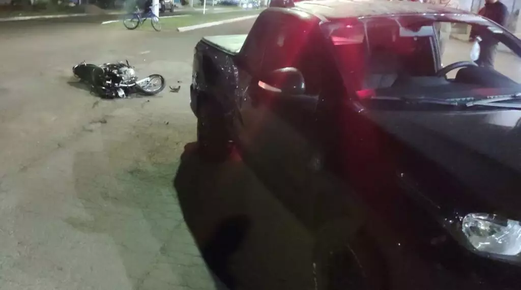 Morre em Dourados jovem de 18 anos vítima de acidente envolvendo carro e moto em Amambai Morre em Dourados jovem de 18 anos vítima de acidente envolvendo carro e moto em Amambai