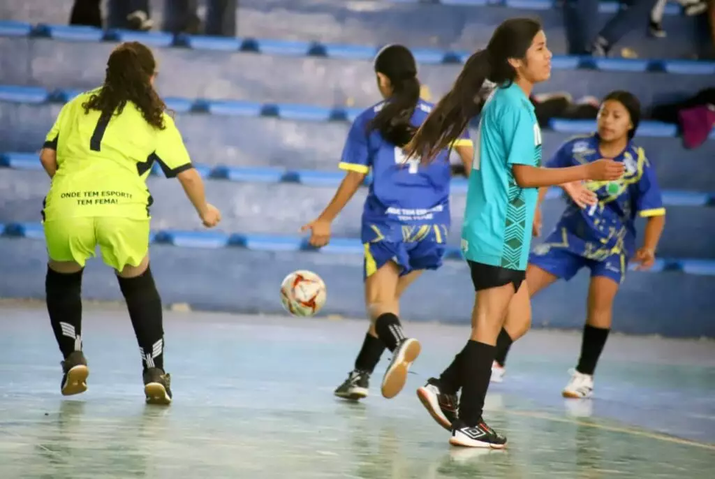 Paranhos e Amambai vão decidir medalha de ouro no futsal feminino dos Jogos Escolares de MS 2025