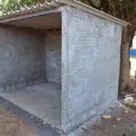 Prefeitura de Iguatemi constrói abrigos para descarte de resíduos sólidos nos assentamentos