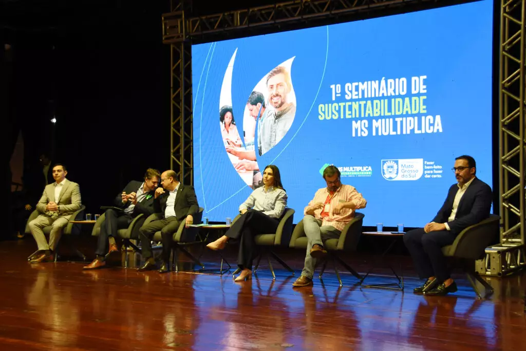 Fiems e Secretaria de Administração firmam acordo para promover agenda ESG na gestão pública