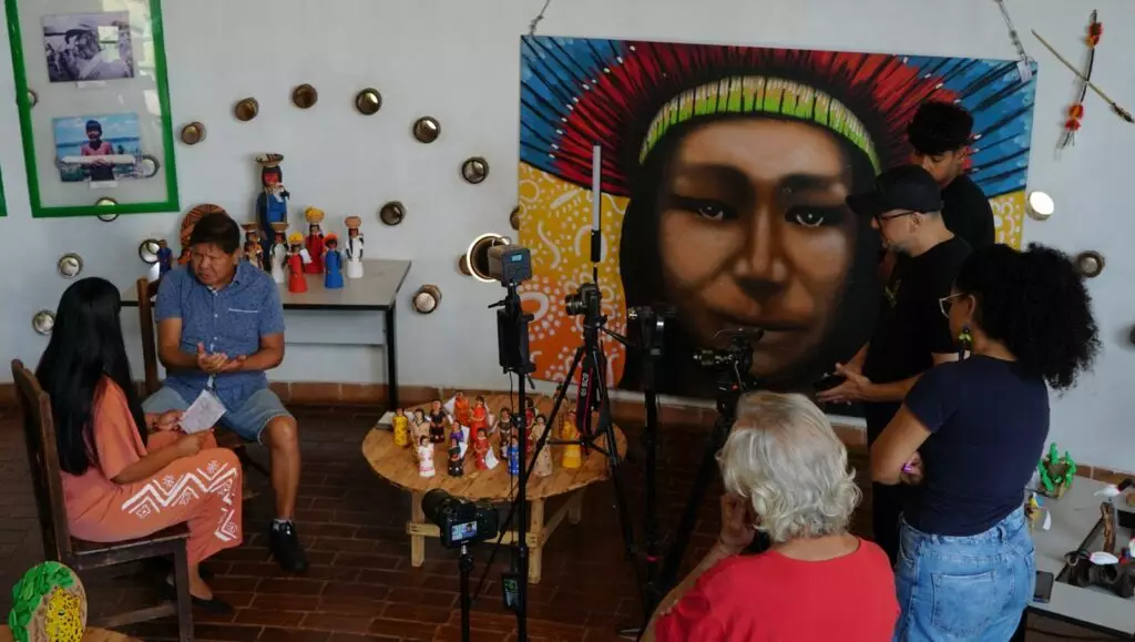 Documentário indígena "Vémo’Um – Nossa Voz" será lançado na Aldeia Marçal de Souza na sexta Documentário indígena "Vémo’Um – Nossa Voz" será lançado na Aldeia Marçal de Souza na sexta