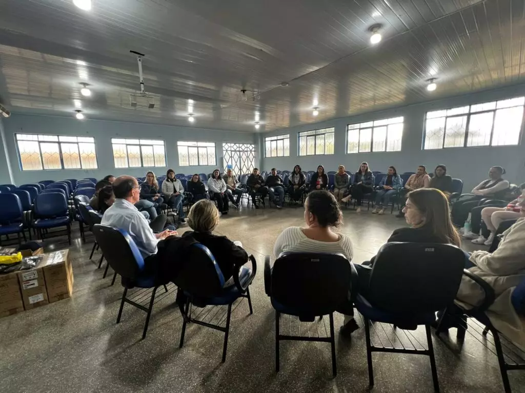 Rosemeire Charão assume como secretária municipal de Educação em Amambai Rosemeire Charão assume como secretária municipal de Educação em Amambai