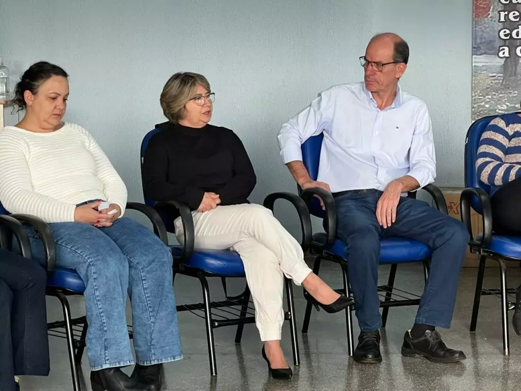 Rosemeire Charão assume como secretária municipal de Educação em Amambai Rosemeire Charão assume como secretária municipal de Educação em Amambai