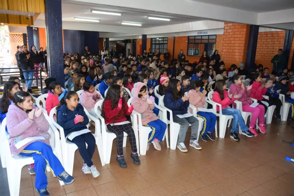 Secretaria de Educação de Iguatemi promoveu palestras alusivas ao Dia do Estudante, nas escolas do município Secretaria de Educação de Iguatemi promoveu palestras alusivas ao Dia do Estudante, nas escolas do município