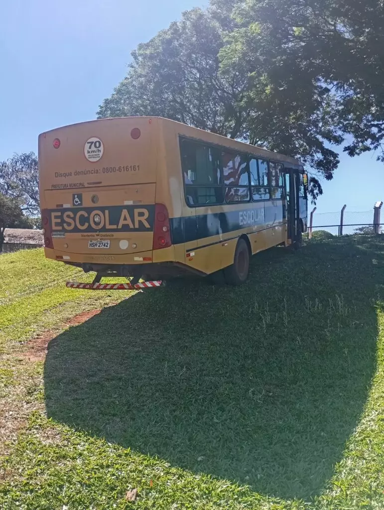 Prefeitura de Tacuru realiza vistoria semestral em ônibus escolares