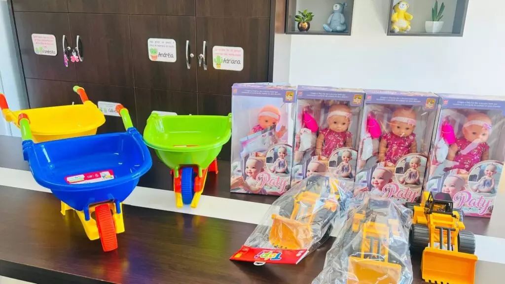 Paranhos: CEI Criança Feliz recebe brinquedos do Fundo Social do Sicredi
