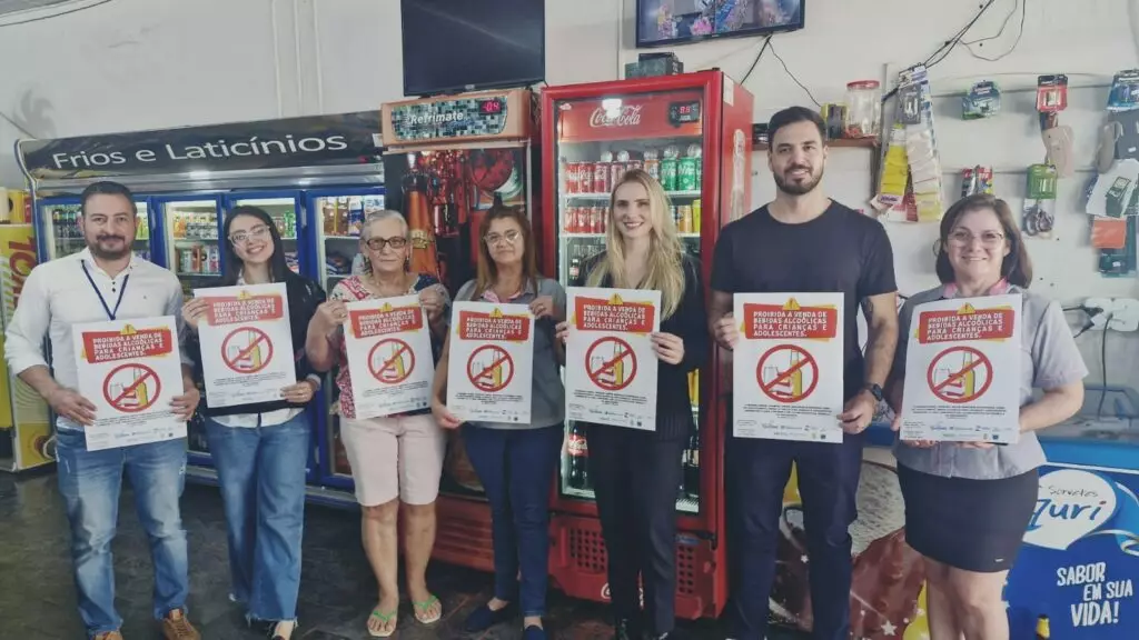 Iguatemi: Campanha contra a venda de bebidas alcoólicas para crianças e adolescentes continua nos comércios da cidade