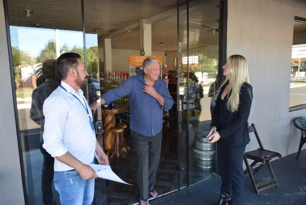 Iguatemi: Campanha contra a venda de bebidas alcoólicas para crianças e adolescentes continua nos comércios da cidade