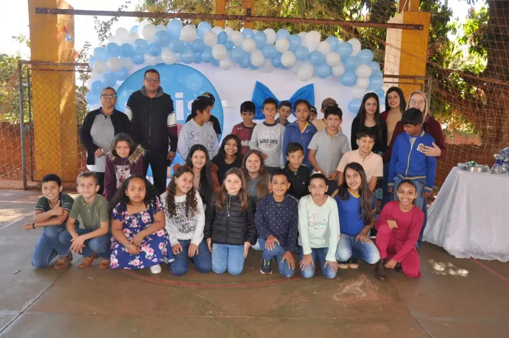 Iguatemi: Escola Cemur prestou homenagens aos pais dos alunos com apresentações culturais e sorteio de brindes