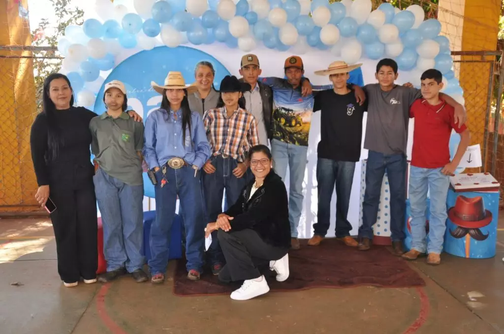 Iguatemi: Escola Cemur prestou homenagens aos pais dos alunos com apresentações culturais e sorteio de brindes