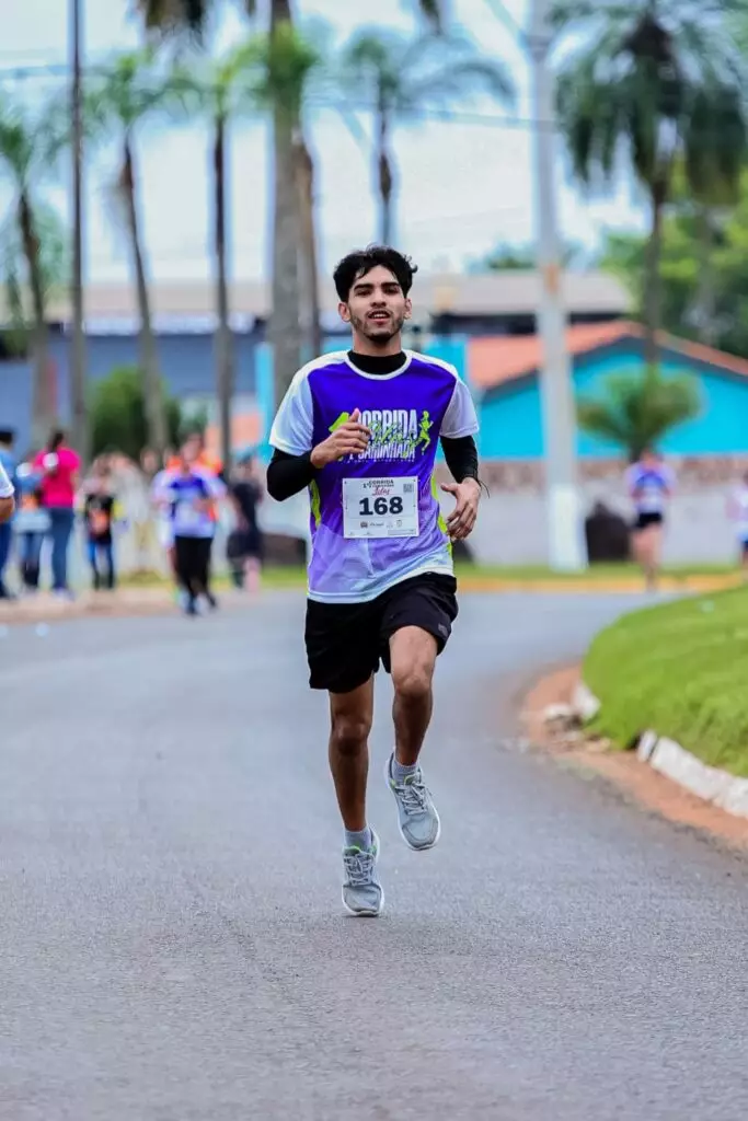 1ª Corrida e Caminhada Lilás reúne 160 atletas e fortalece solidariedade em Coronel Sapucaia