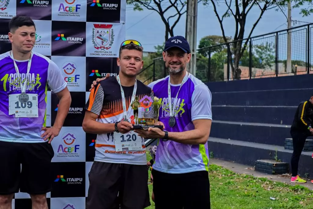 1ª Corrida e Caminhada Lilás reúne 160 atletas e fortalece solidariedade em Coronel Sapucaia