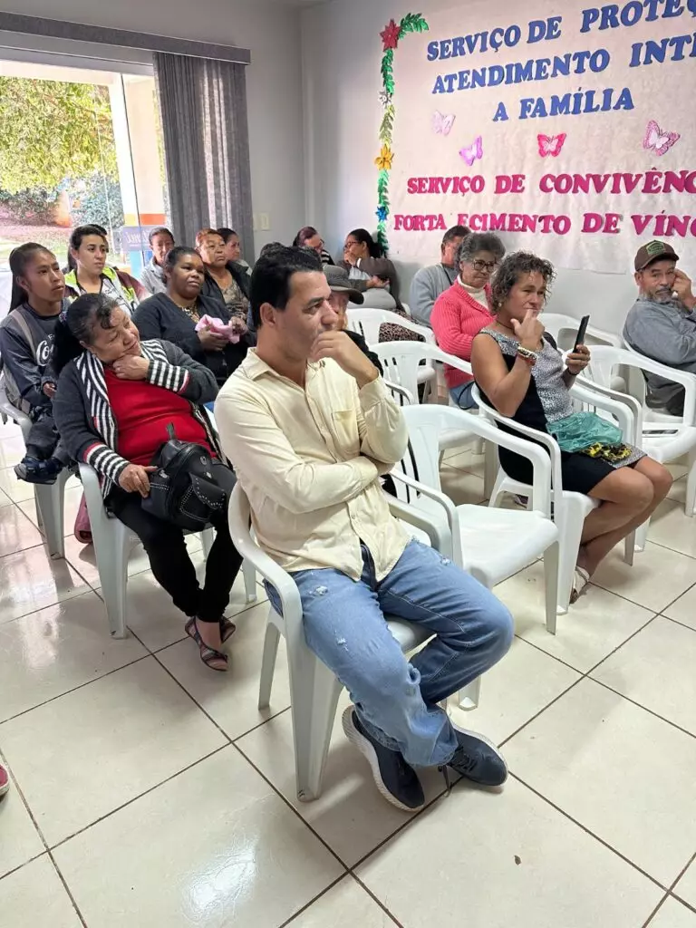 Iguatemi: Palestra alusiva ao Agosto Lilás, na sede do CRAS, contou com a participação da promotora pública do município