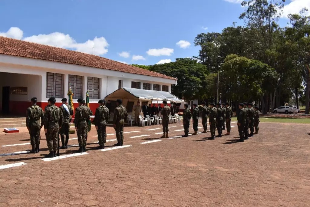 Prefeito Lídio Ledesma participa de cerimônia de passagem de comando do 3º Esquadrão de Cavalaria Mecanizado de Iguatemi Prefeito Lídio Ledesma participa de cerimônia de passagem de comando do 3º Esquadrão de Cavalaria Mecanizado de Iguatemi