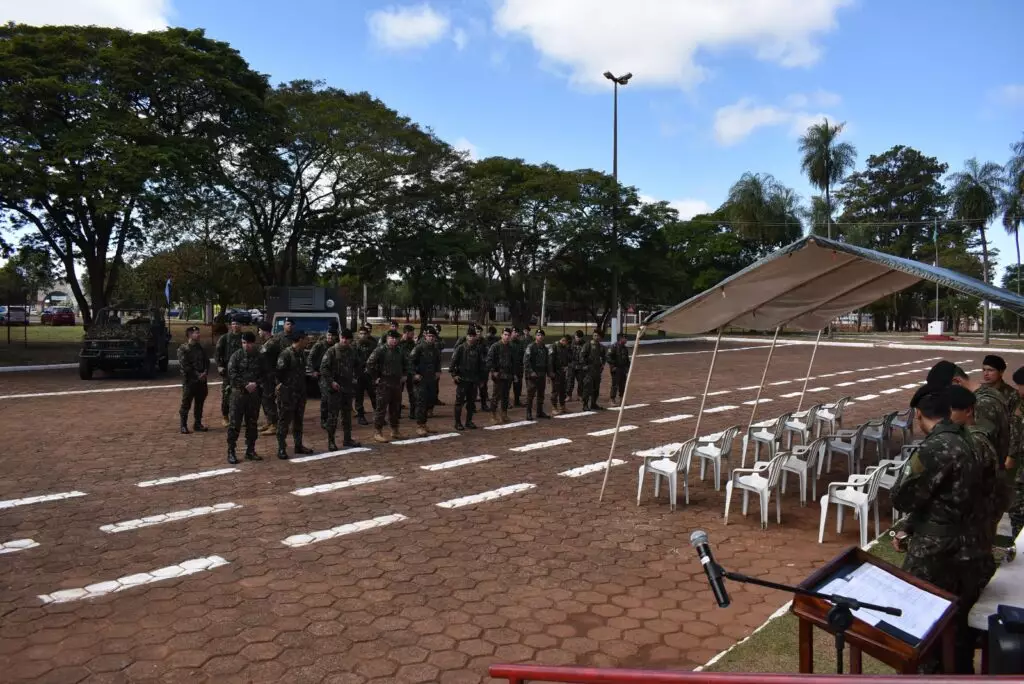 Prefeito Lídio Ledesma participa de cerimônia de passagem de comando do 3º Esquadrão de Cavalaria Mecanizado de Iguatemi Prefeito Lídio Ledesma participa de cerimônia de passagem de comando do 3º Esquadrão de Cavalaria Mecanizado de Iguatemi