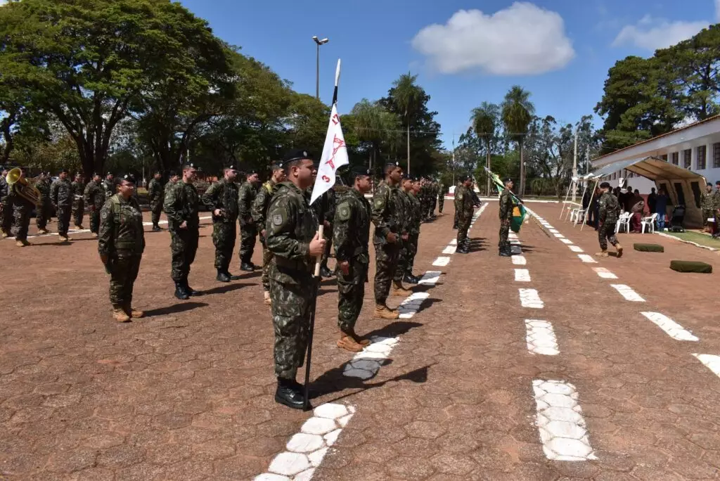 Prefeito Lídio Ledesma participa de cerimônia de passagem de comando do 3º Esquadrão de Cavalaria Mecanizado de Iguatemi Prefeito Lídio Ledesma participa de cerimônia de passagem de comando do 3º Esquadrão de Cavalaria Mecanizado de Iguatemi