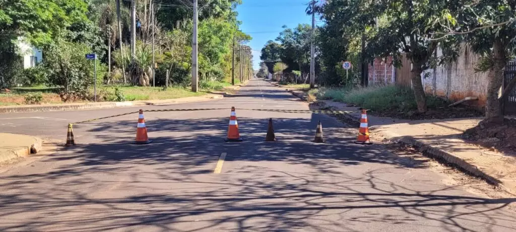 Prefeitura de Amambai interdita trecho da Rua José Pereira Machado para manutenção em boca de dragão Prefeitura de Amambai interdita trecho da Rua José Pereira Machado para manutenção em boca de dragão