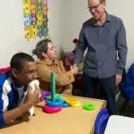 Prefeito visita APAE para acompanhar atividades e ouvir demandas da instituição