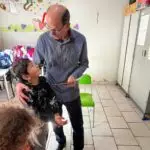 Prefeito visita APAE para acompanhar atividades e ouvir demandas da instituição