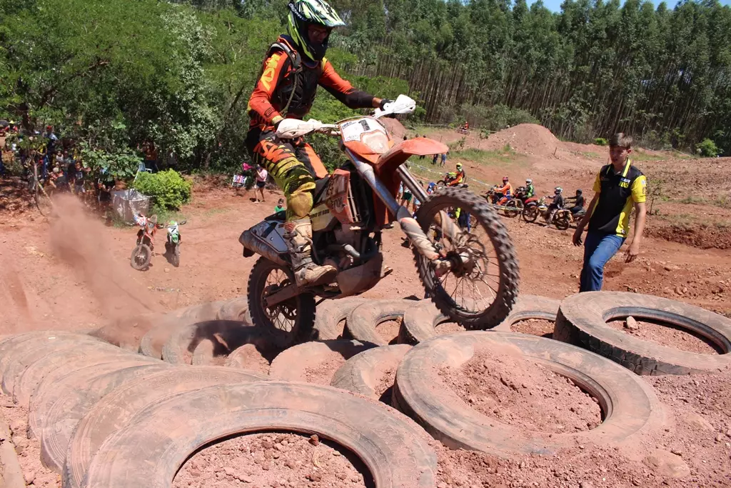 Trilhão Tatu Peba, um dos principais eventos de aventura sobre duas rodas de MS, movimenta Amambai neste final de semana
