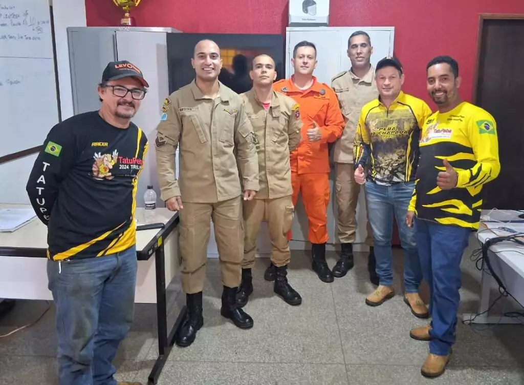 Membros da Tatu Peba arregaçam as mangas e auxiliam bombeiros e Defesa Civil após temporal em Amambai