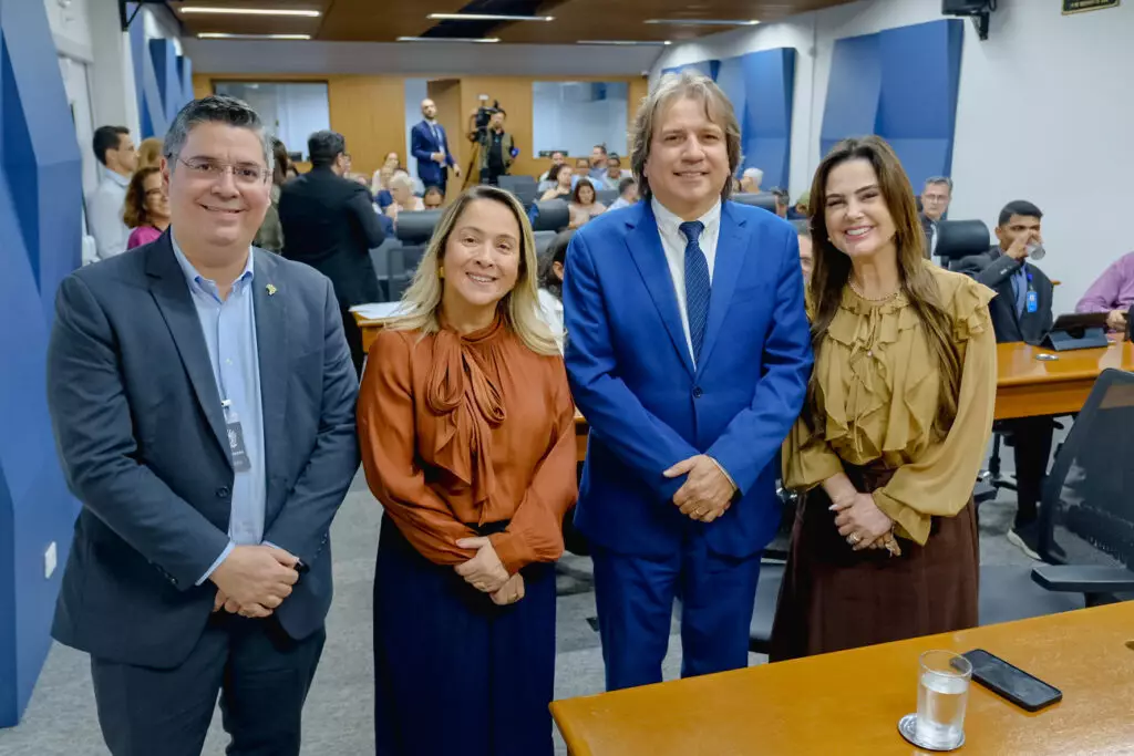 Frente Parlamentar liderada por Lia Nogueira une for&ccedil;as para combater viol&ecirc;ncia contra profissionais da sa&uacute;de em MS