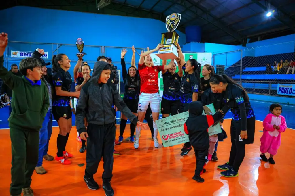 Em rodada marcada por homenagem e gesto de solidariedade Copa Cidade de Futsal define campeões de 2025 em Coronel Sapucaia Em rodada marcada por homenagem e gesto de solidariedade Copa Cidade de Futsal define campeões de 2025 em Coronel Sapucaia