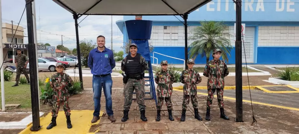 PMA de Amambai participa da abertura da Semana da Pátria com o Projeto Florestinha PMA de Amambai participa da abertura da Semana da Pátria com o Projeto Florestinha