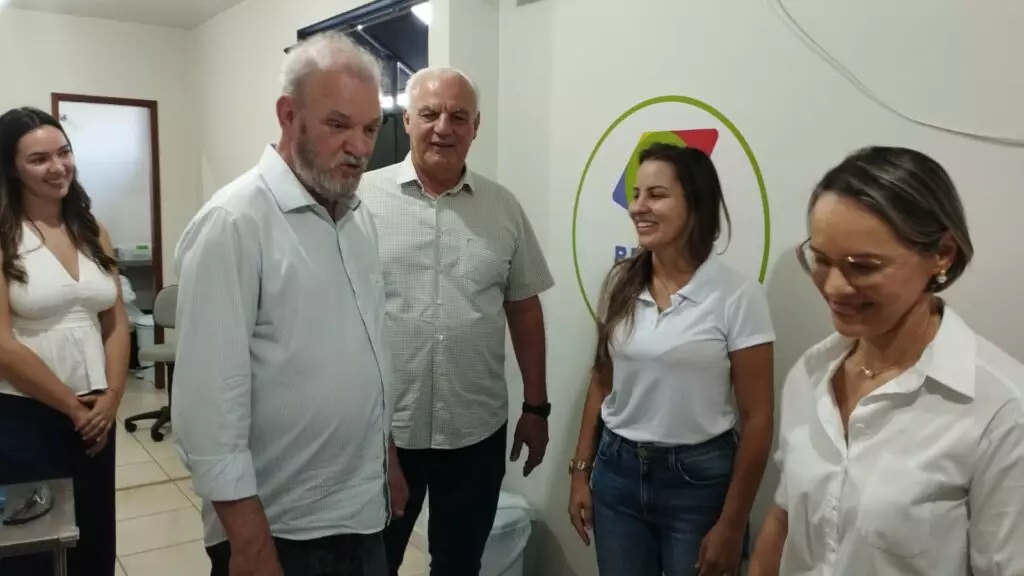 Deputado Geraldo Resende entrega nova ambulância em Caracol