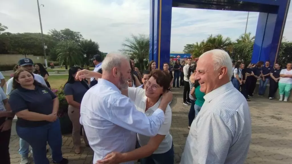 Deputado Geraldo Resende entrega nova ambulância em Caracol