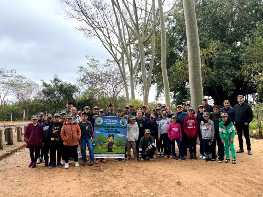 Projeto Florestinha de Amambai realiza dia de Educação Ambiental na Fazenda Green Farm, em Itaquiraí Projeto Florestinha de Amambai realiza dia de Educação Ambiental na Fazenda Green Farm, em Itaquiraí