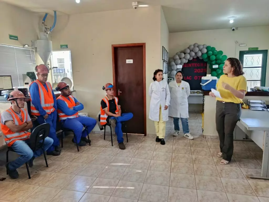 Secretaria de Saúde de Iguatemi realiza palestra sobre saúde mental na Cooperativa Lar Secretaria de Saúde de Iguatemi realiza palestra sobre saúde mental na Cooperativa Lar