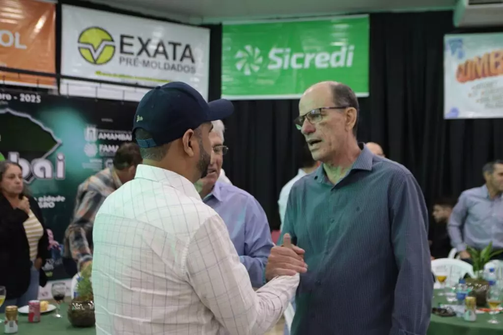 Prefeito e vice de Paranhos prestigiam abertura da 34ª Expobai