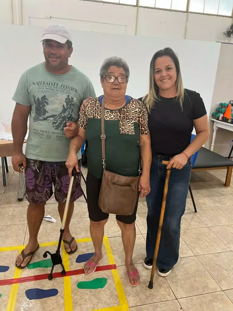Prefeitura de Amambai entrega equipamentos de mobilidade a usuários do SUS