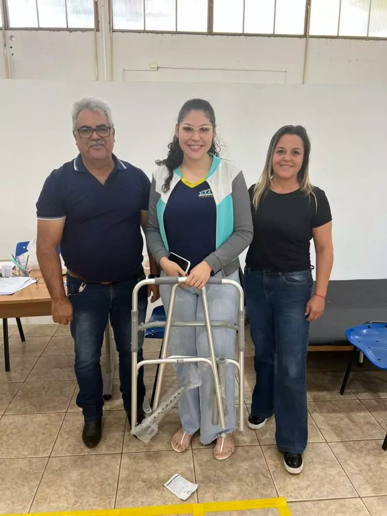 Prefeitura de Amambai entrega equipamentos de mobilidade a usuários do SUS