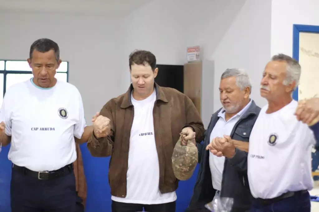 Amizade que resiste ao tempo: 7º Encontro da Turma Pedro Rufino emociona participantes em Amambai Amizade que resiste ao tempo: 7º Encontro da Turma Pedro Rufino emociona participantes em Amambai
