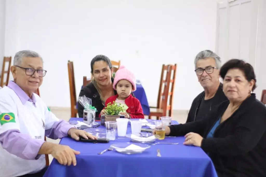 Amizade que resiste ao tempo: 7º Encontro da Turma Pedro Rufino emociona participantes em Amambai Amizade que resiste ao tempo: 7º Encontro da Turma Pedro Rufino emociona participantes em Amambai