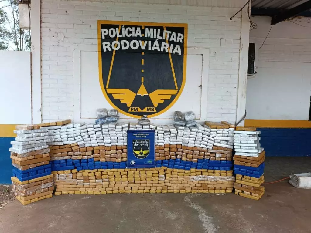 BPMRv apreende mais de 740 kg de drogas na MS-164, em Ponta Porã BPMRv apreende mais de 740 kg de drogas na MS-164, em Ponta Porã