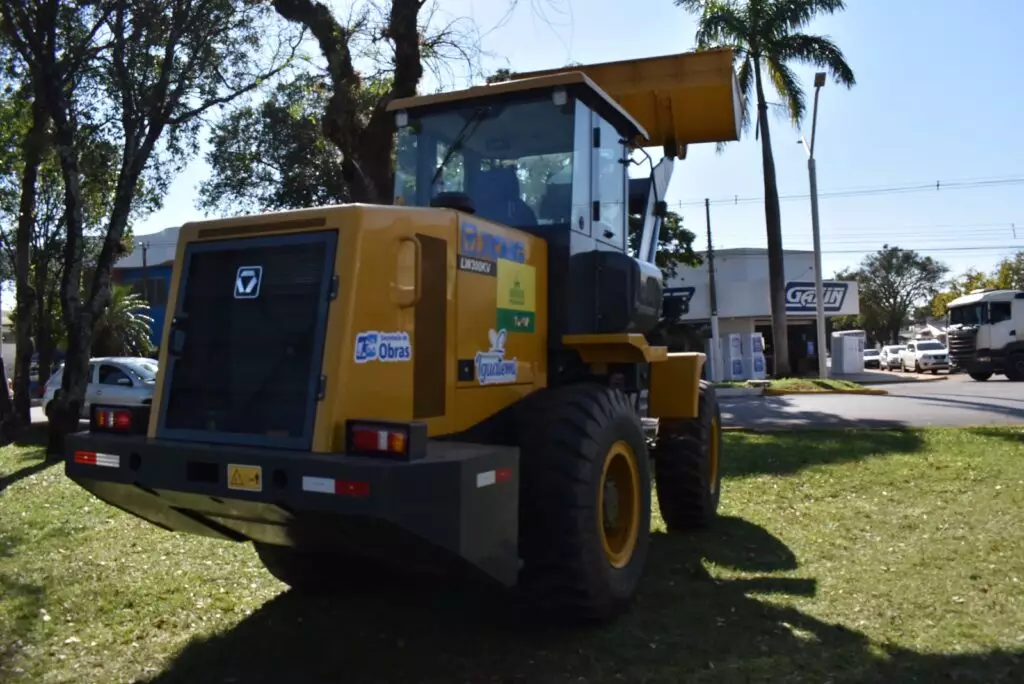 Iguatemi é contemplado com uma pá carregadeira 0 km do programa Promaq, do Ministério da Agricultura e Pecuária