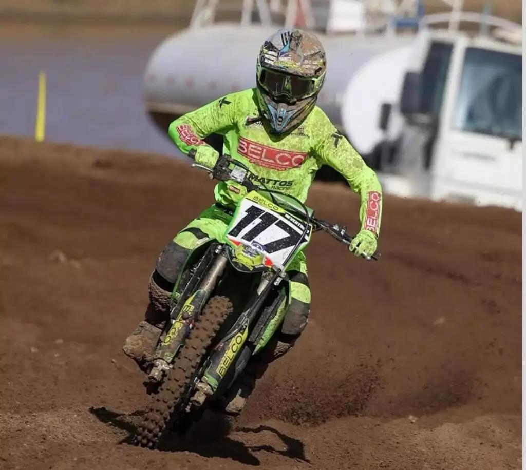 Sete Quedas recebe com carreata o piloto de 15 anos Campeão Brasileiro de Motocross Sete Quedas recebe com carreata o piloto de 15 anos Campeão Brasileiro de Motocross