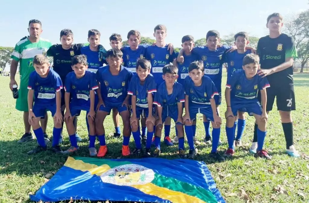 Base de Paranhos dá show em campo na rodada do 26º Regional de Futebol Entre Garotos em Eldorado Base de Paranhos dá show em campo na rodada do 26º Regional de Futebol Entre Garotos em Eldorado