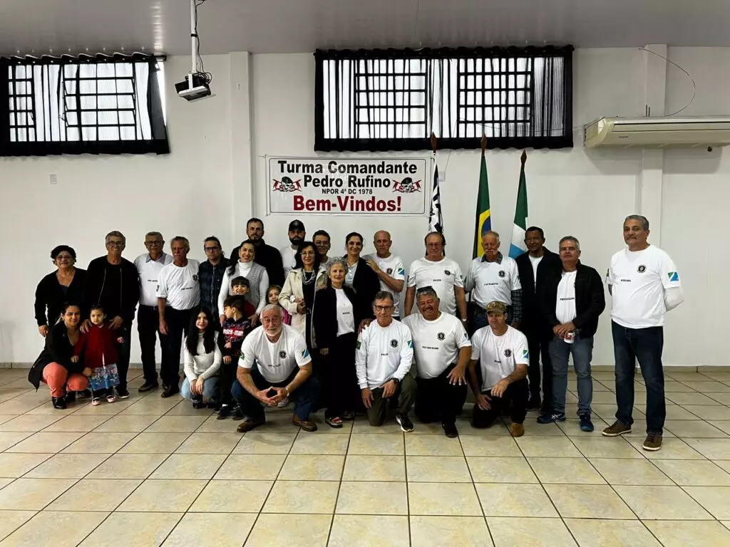 Amizade que resiste ao tempo: 7º Encontro da Turma Pedro Rufino emociona participantes em Amambai Amizade que resiste ao tempo: 7º Encontro da Turma Pedro Rufino emociona participantes em Amambai